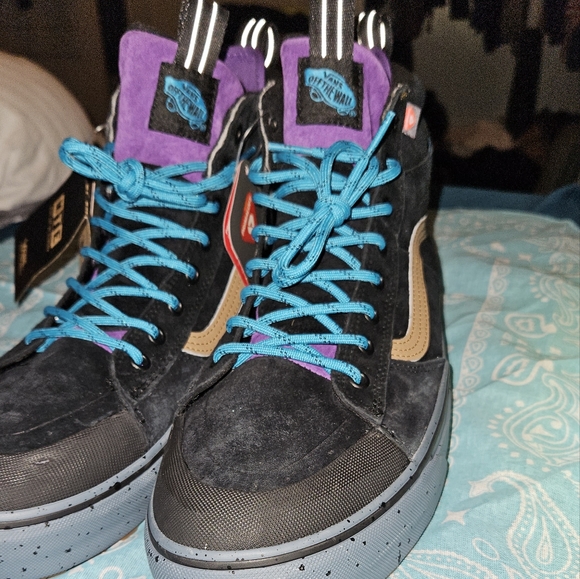 Vans Never worn size 12. - Picture 2 of 6